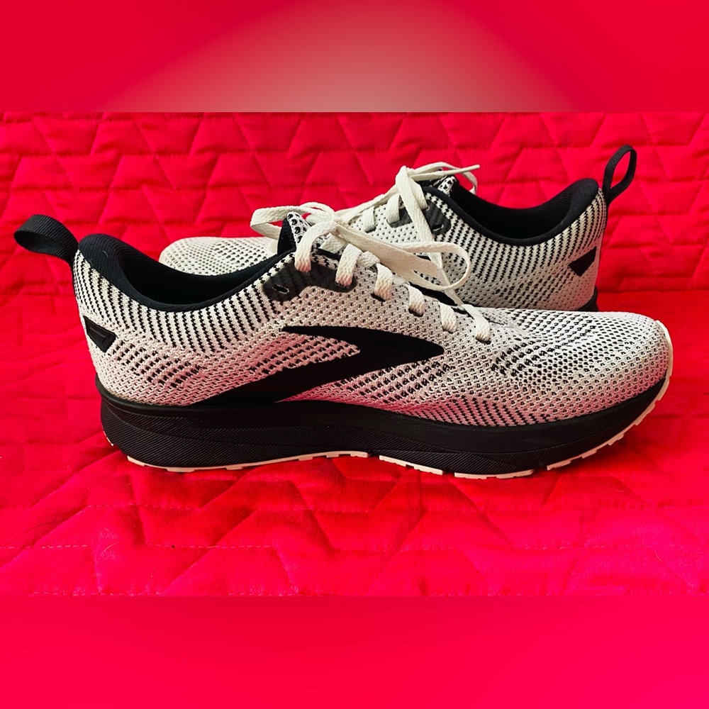 Brooks Womens Revel 5 Running Shoes